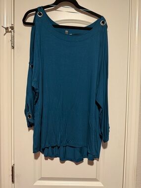 Spense Teal Cold-Shoulder Grommet Long-Sleeve Top